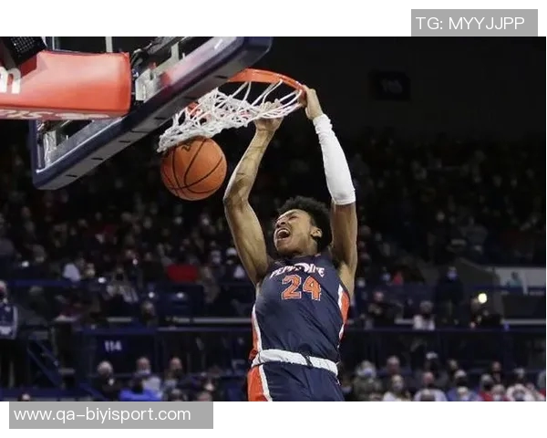 特雷墨菲22分钟内高效表现贡献18分7篮板3助攻展现出色状态