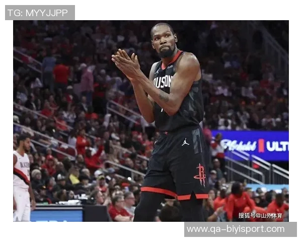 杜兰特表现稳定半场8投5中贡献11分5助攻助力球队争胜